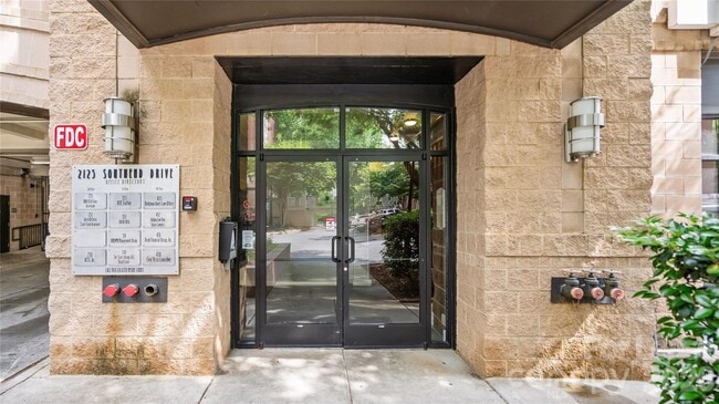 Photo - 2125 Southend Dr