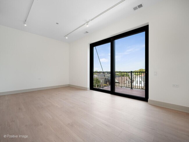 Photo - 3202 N Racine Ave Unidad #507