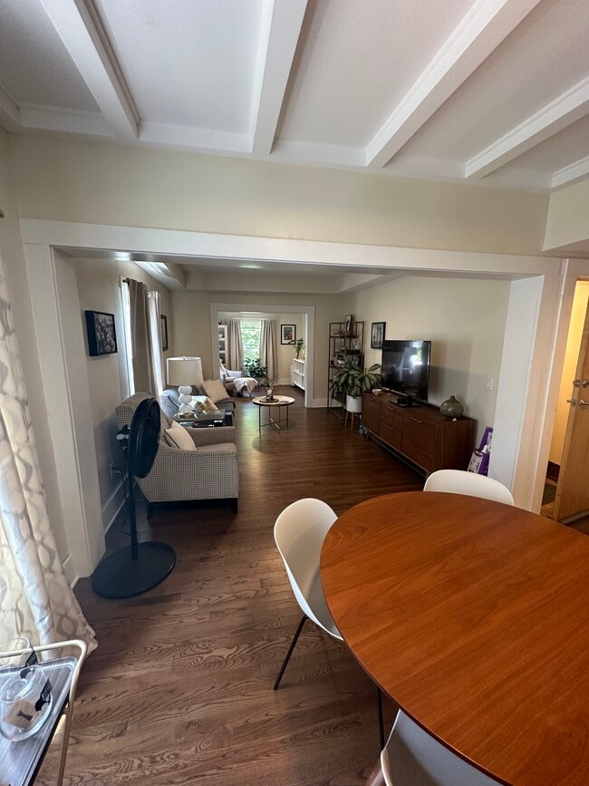 33 Norwood Ave Unit Upper