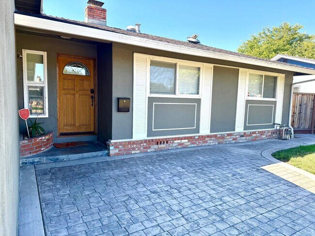 Photo - Great Location 3 BD, 2.5 BA in Pleasant Hill With Garage
