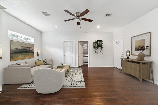 Photo - 7047 Ave E