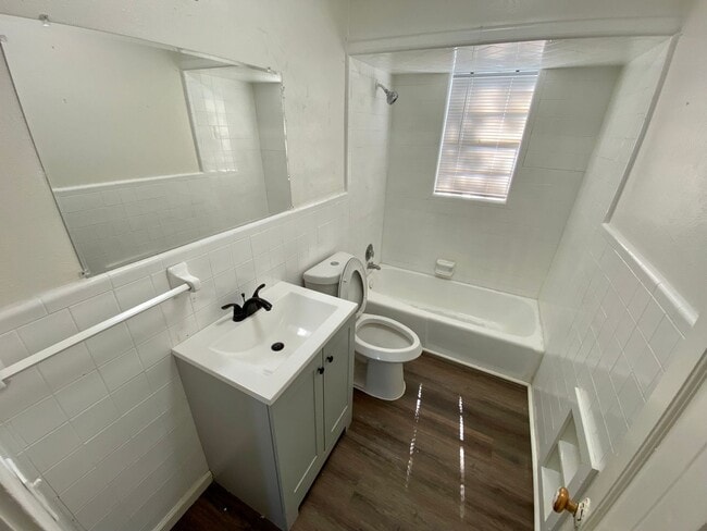 Photo - 2 Bed/1 Bath Newly Remodeled Single Family House