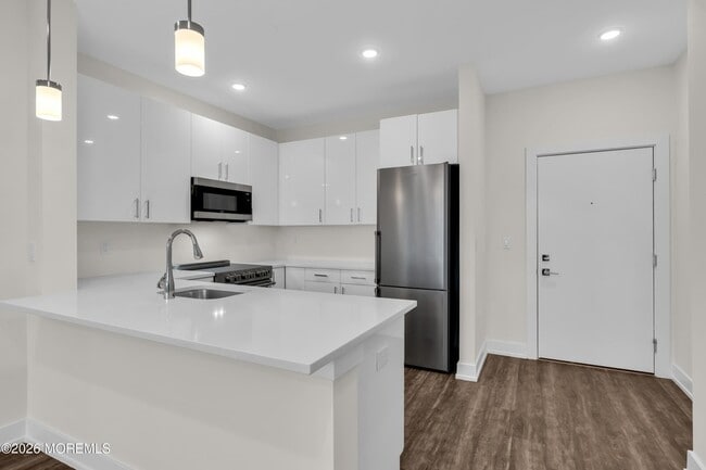 Photo - 521 Lakeview Ave Unit 315