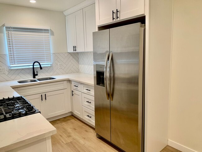 Photo - Maple Dr Apartments