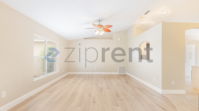 Photo - 1404 Edgewater Rd