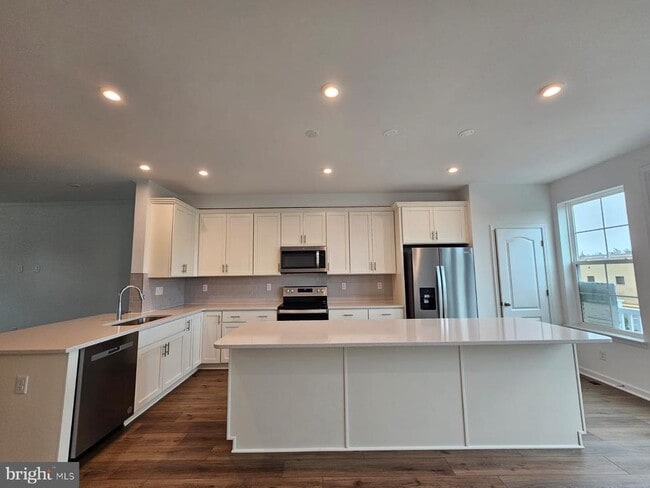 3144 Eton Pl