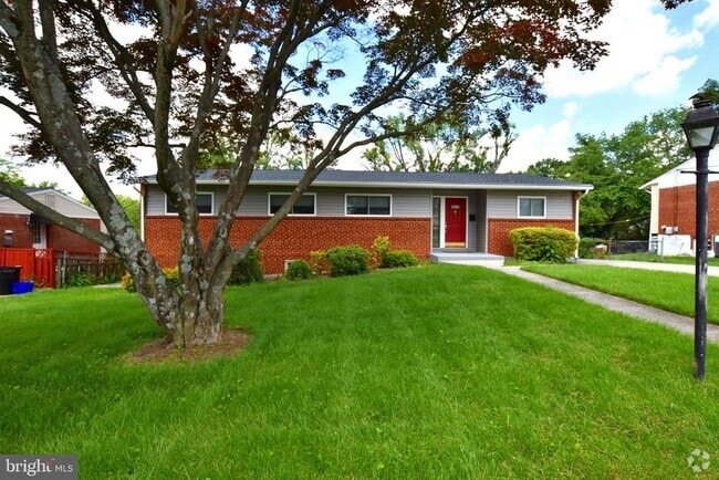 Building Photo - 4015 Heathfield Rd Rental