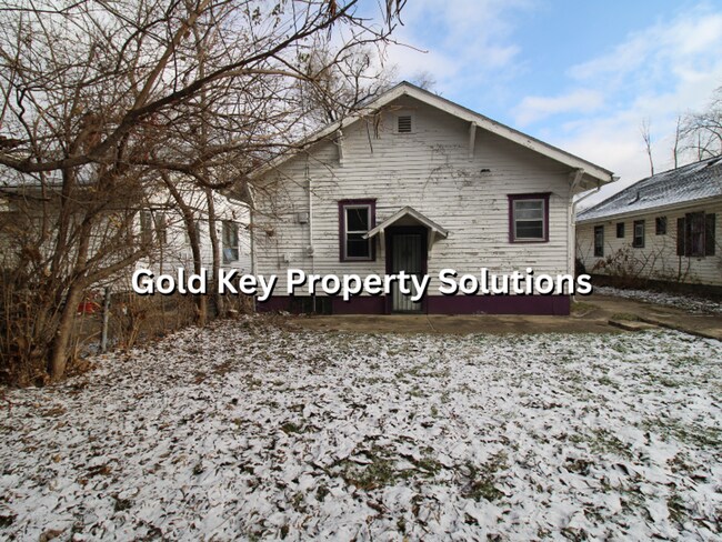 Photo - Large 2 BR 1 BA House with Covered Front Porch and Dining Room (NO SECTION 8)