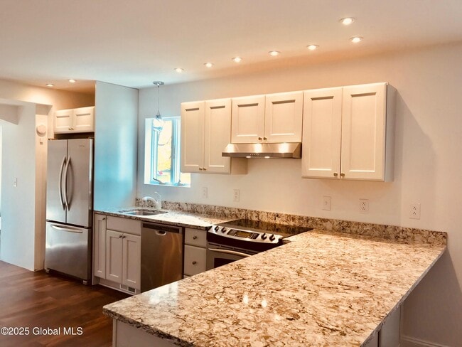 Photo - 288 Church St