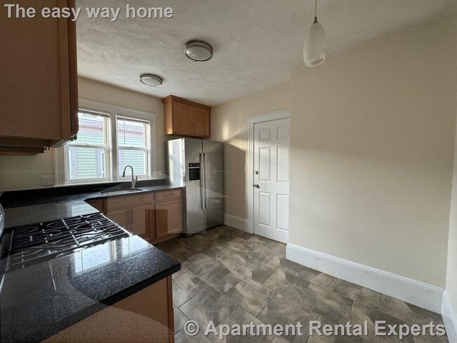 Photo - 65 Conwell Ave Unit #3