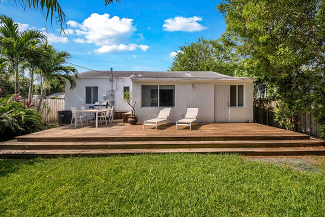 Photo - 565 NW 49th St Casa