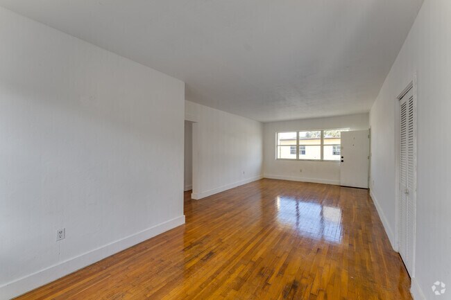 Photo - 160 S Shore Dr