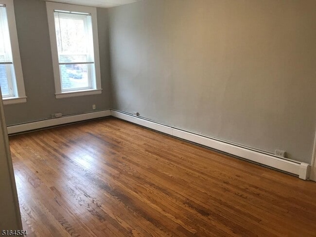 Building Photo - 203 Davis Ave Rental