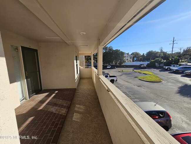 Photo - 1307 River Hills Cir E Unit 16