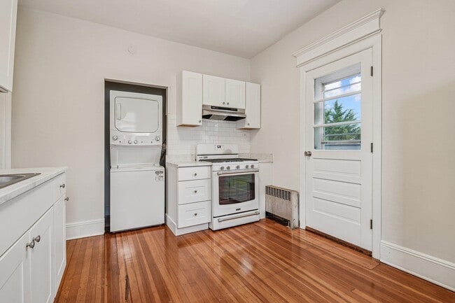 Building Photo - 1154 Anderson Ave Unit 2