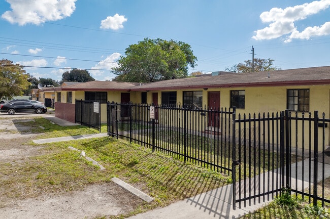 Building Photo - 3090 NW 134th St Unit 1