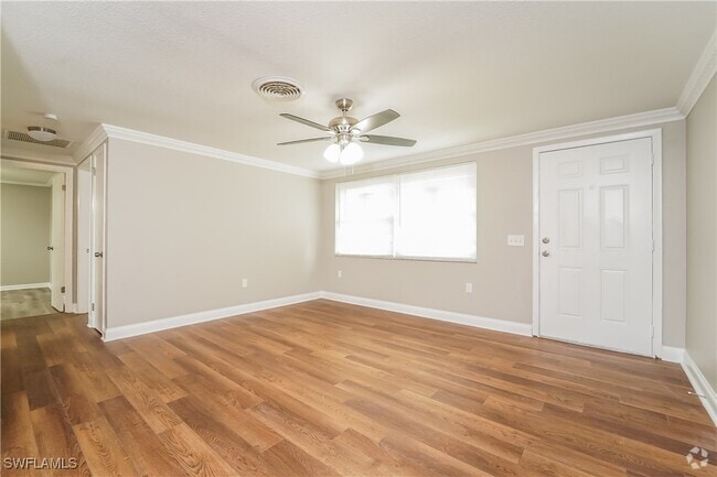 Building Photo - 191 E Seminole Dr Rental
