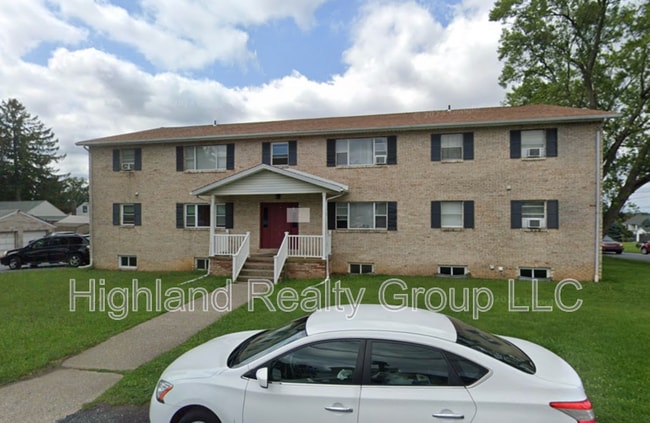 Building Photo - 100 Spring St