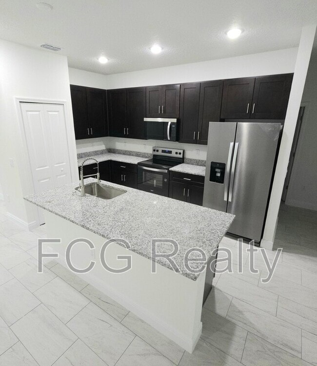 Photo - 7968 N Hillview Cir