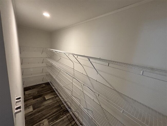 Photo - 78 Eisenhower St