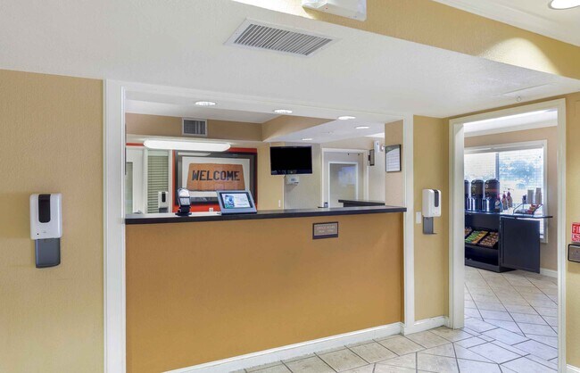 Furnished Studio-Austin - Downtown - Town Lake