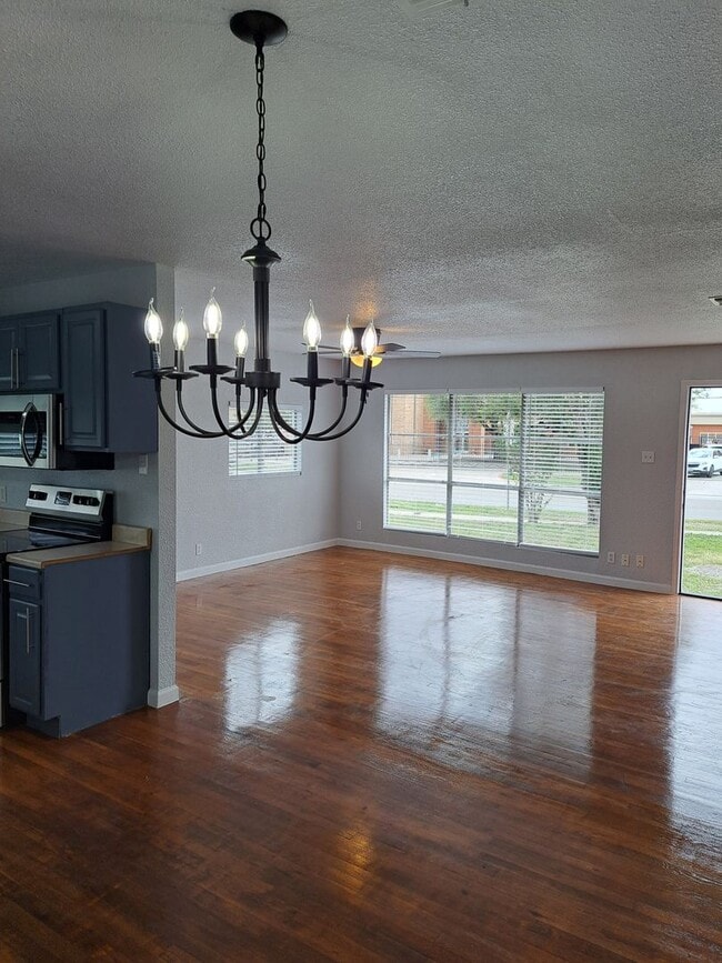 Photo - Stylish 4BR/2BA Home Near Port San Antonio...