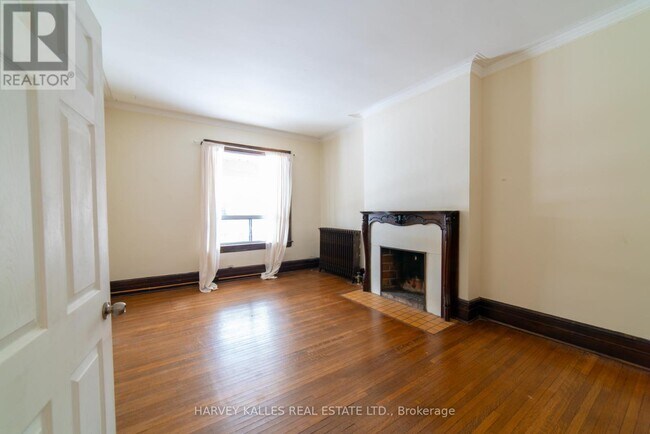 Photo - 678 Huron St Unit 200