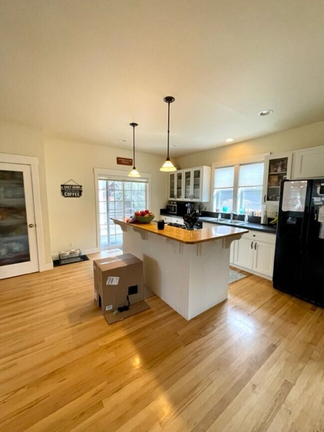 Photo - 1690 N W Lepage Pl Unidad #1