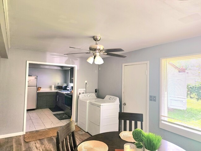 Photo - 121 Paul Ave