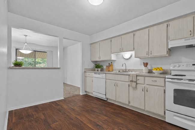 Photo - Edge At Farmington Hills - Farmington Hills, MI