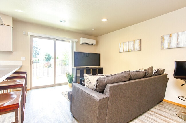 2BR,1.5BA-1215SF