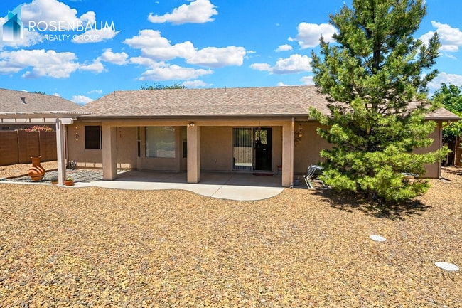 Photo - Gorgeous 3-bedrooms, 2-baths single level home in Prescott Valley!