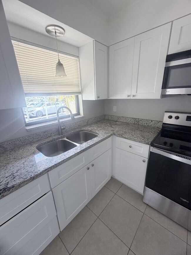Photo - 130-136-136 Cape Coral Pkwy W Unidad 136 Cape Coral Pkwy W #9