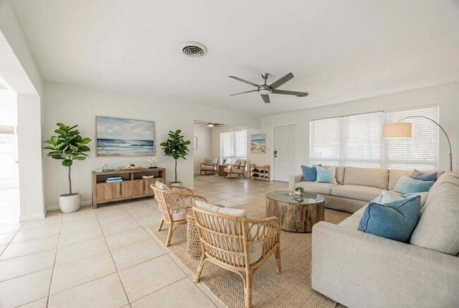 Photo - 270 SE 9th Ct