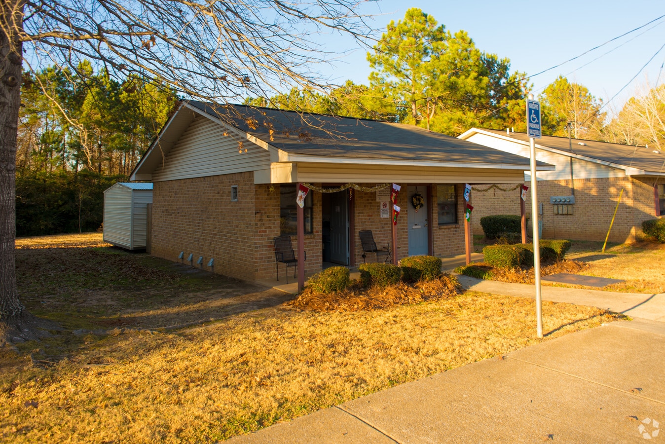 Photo - Peachtree Apartments