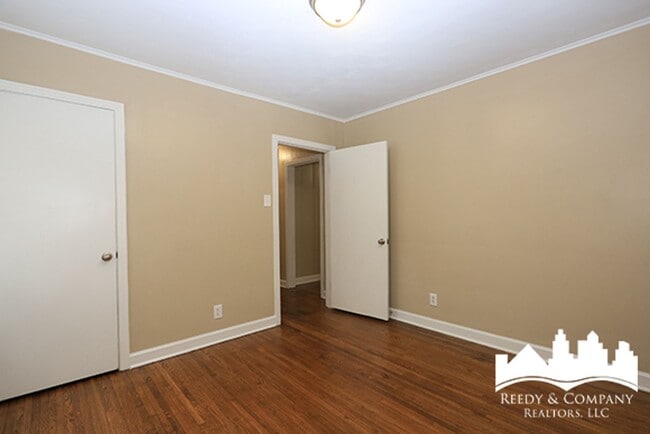 Photo - 3123 Signal St