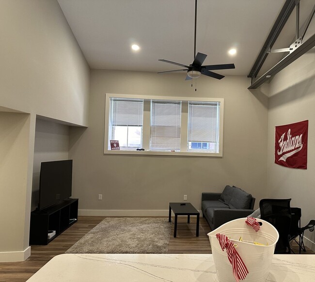 Building Photo - Centre Flat Unit 2 Rental