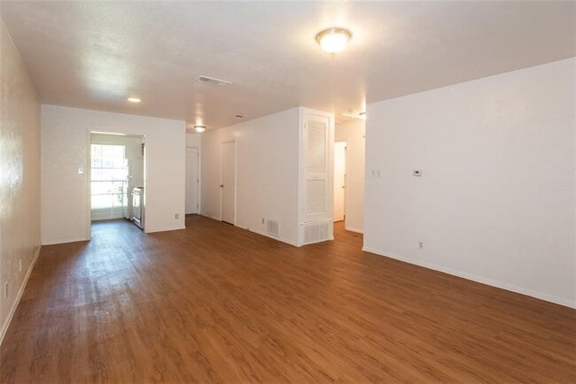 Photo - 9007 Little Walnut Pkwy