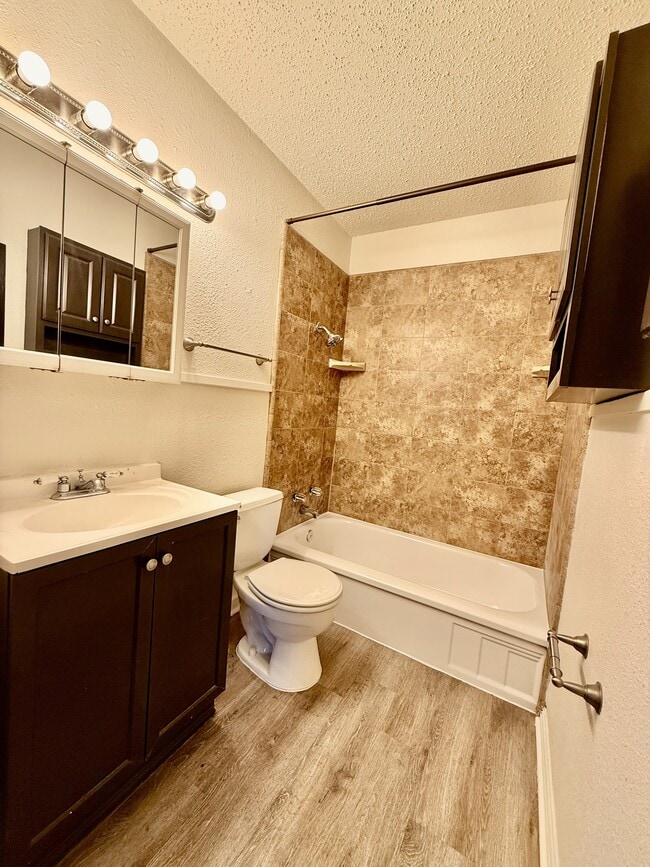 Photo - 4709 Penrose Ave