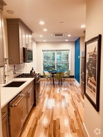 Building Photo - 3 Castle Ct Rental