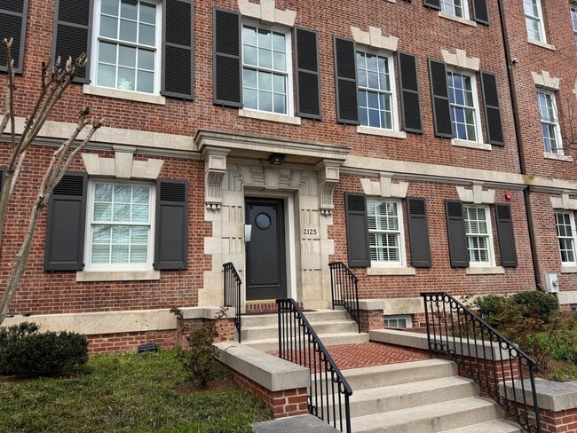 Building Photo - 2125 S St NW Unit # PH2