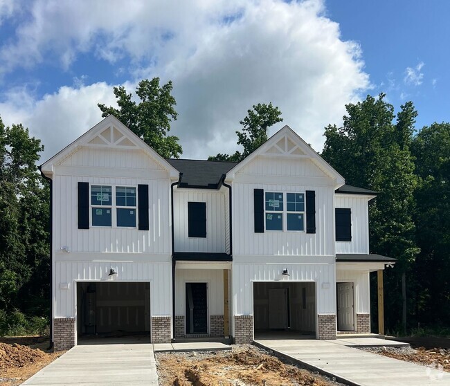 Building Photo - Move in Special* $500 Gift Card* 3 Bedroom... Rental