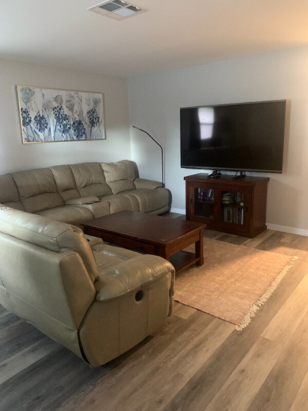 Photo - 1937 Collier Ave