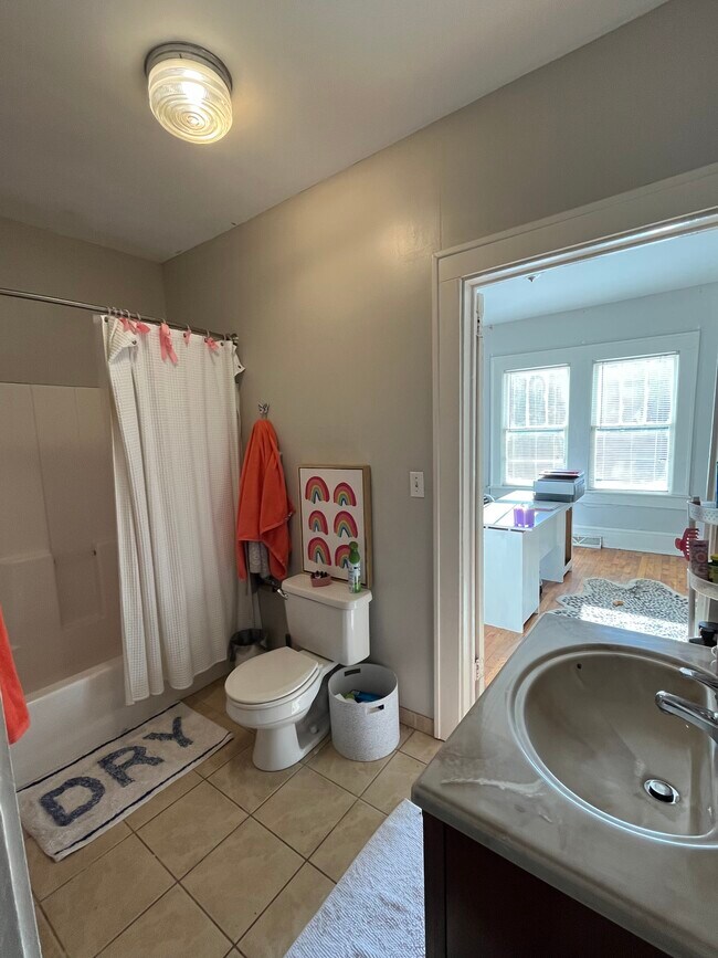 Photo - 200 Elizabeth St Unit 202 Elizabeth St