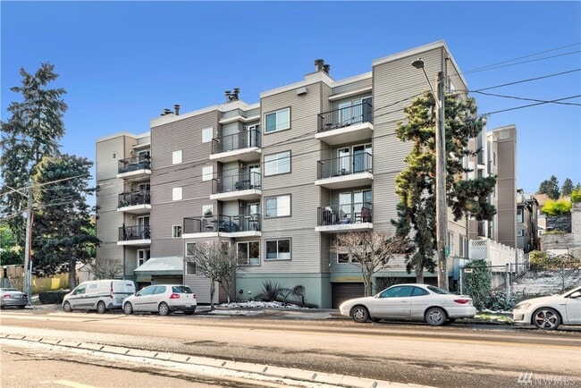 Building Exterior - 3045 20th Ave W Unit 101