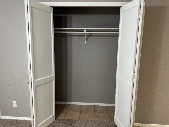 Photo - 2114 E Marshall Ave Apartamento Unidad 111