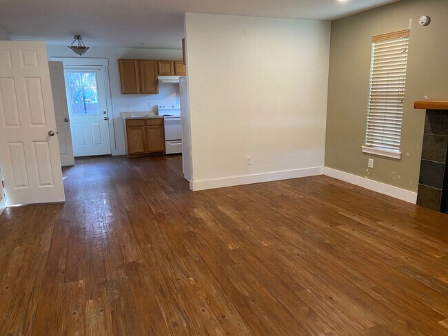Photo - 804 Freda Ave Unit B
