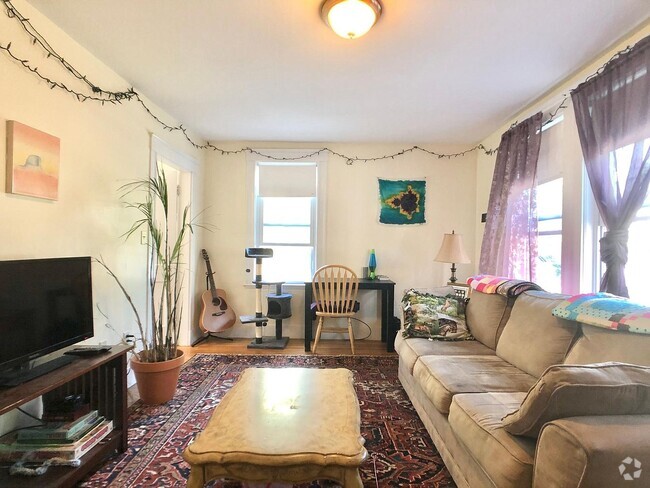 Building Photo - 23 Allston St Unit 1 Rental