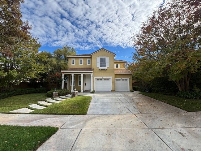 Building Photo - Spacious 4-Bedroom Home with Downstairs Bed/Bath & Full Community Access in Valencia!