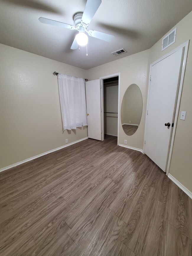 Unit B - Bedroom, pic 1 - 3609 Sonoma Dr Unit 3609B